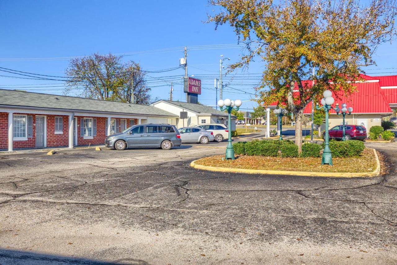 Adams Inn Дотан Екстериор снимка