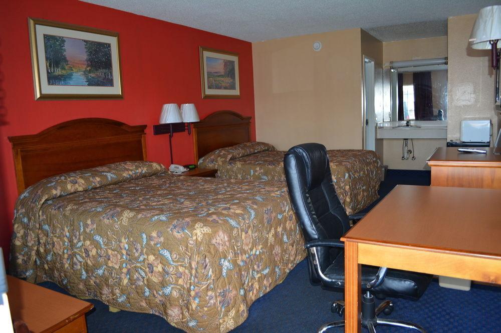 Adams Inn Дотан Екстериор снимка