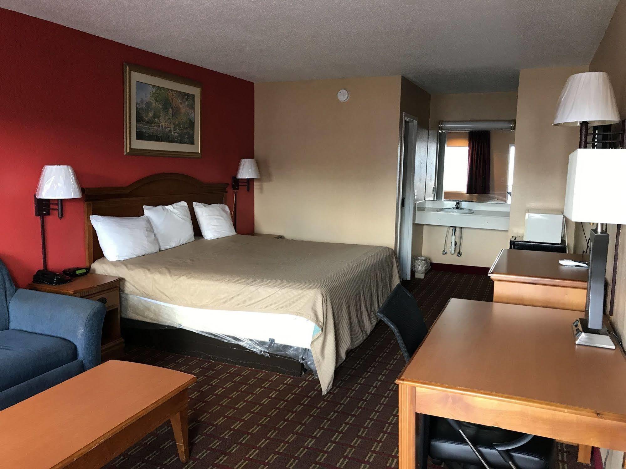 Adams Inn Дотан Екстериор снимка