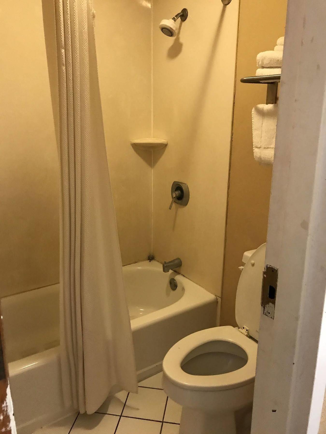 Adams Inn Дотан Екстериор снимка